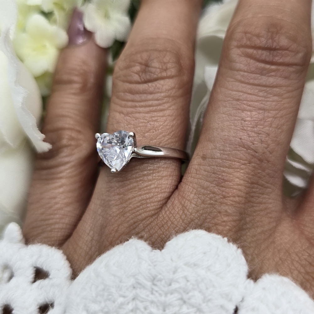 🥰 BRILLIANT HEART RING - Picture 5 of 8